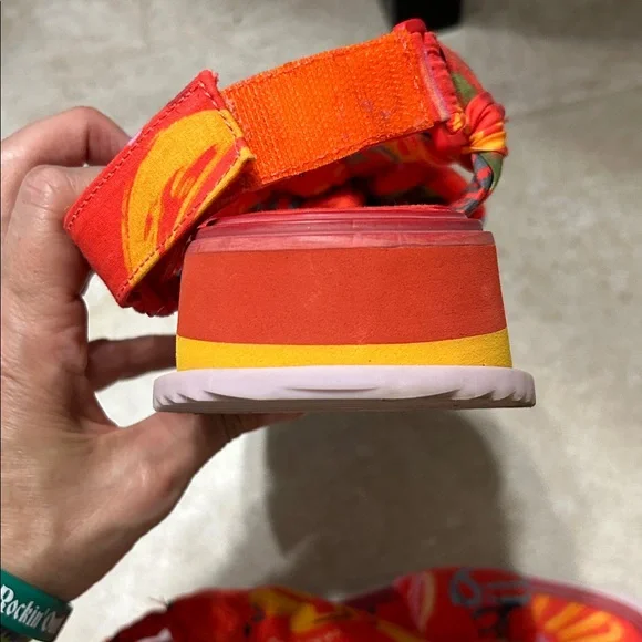 FARM Rio Red Tropical Multicolor Fabric Platform Sandals with Adjustable Strap - Picture 8 of 9